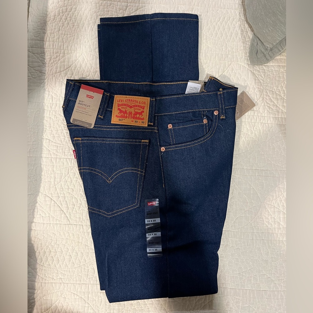 Levi’s 517 Bootcut jeans. 33x32. NWT